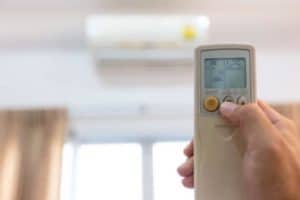 How Air Conditioner Control Room Temperature?