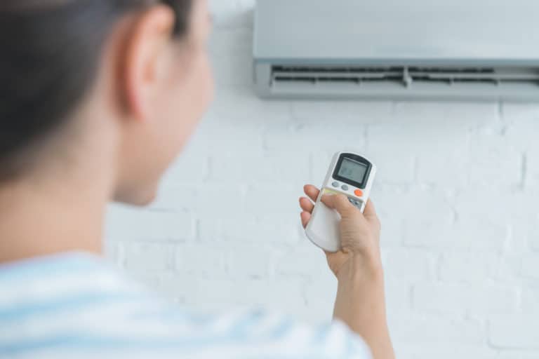 Do Air Conditioners Provide Oxygen & Prevent Suffocation? - aircondlounge